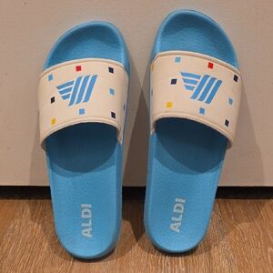 Aldi Slides White & Blue Size US 9 (EU 41)